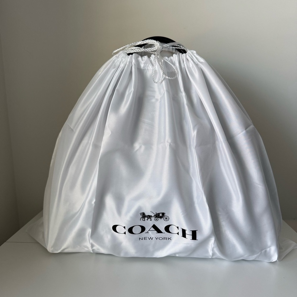 Coach Empire 40 Carryall - Picture 9 of 13